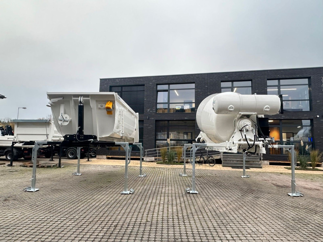 MAN TGS 41.480 8x4 WECHSELSYSTEM KIPPER+MISCHER MAN TGS 41.480 8x4 WECHSELSYSTEM KIPPER+MISCHER - شاحنة قلاب: صورة 5 MAN TGS 41.480 8x4 WECHSELSYSTEM KIPPER+MISCHER MAN TGS 41.480 8x4 WECHSELSYSTEM KIPPER+MISCHER - شاحنة قلاب: صورة 5