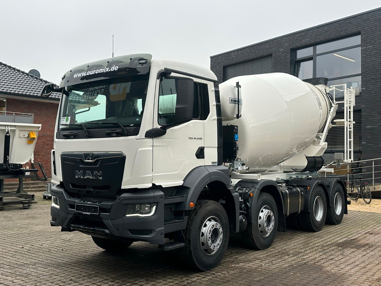 MAN TGS 41.480 8x4 WECHSELSYSTEM KIPPER+MISCHER - شاحنة قلاب: صورة 3 MAN TGS 41.480 8x4 WECHSELSYSTEM KIPPER+MISCHER - شاحنة قلاب: صورة 3