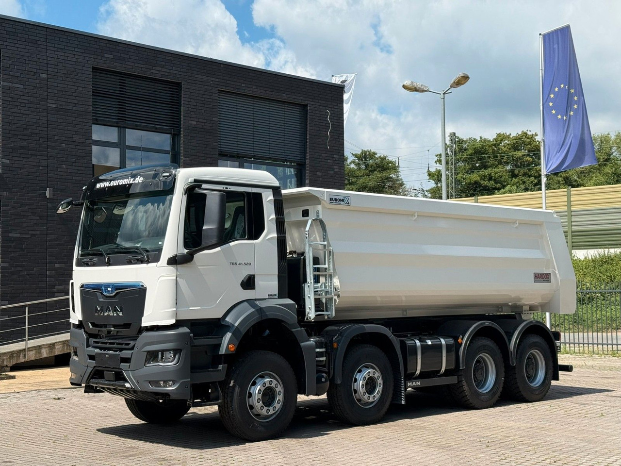 MAN TGS 41.520 BB 8X4 Euromix MuldenKipper Retarder - شاحنة قلاب: صورة 4 MAN TGS 41.520 BB 8X4 Euromix MuldenKipper Retarder - شاحنة قلاب: صورة 4