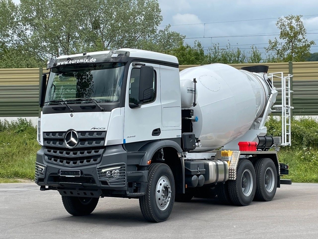 Mercedes-Benz 3348 6X4 Arcos 5 EuromixMTP EM 9 R - شاحنة خلاطة خرسانة: صورة 2 Mercedes-Benz 3348 6X4 Arcos 5 EuromixMTP EM 9 R - شاحنة خلاطة خرسانة: صورة 2