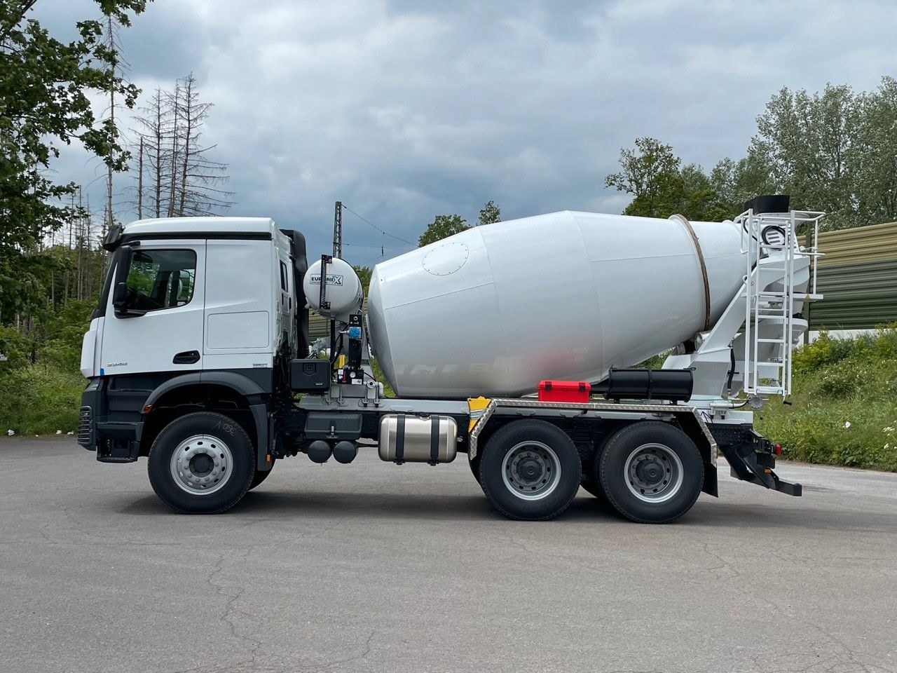Mercedes-Benz 3348 6X4 Arcos 5 EuromixMTP EM 9 R - شاحنة خلاطة خرسانة: صورة 3 Mercedes-Benz 3348 6X4 Arcos 5 EuromixMTP EM 9 R - شاحنة خلاطة خرسانة: صورة 3