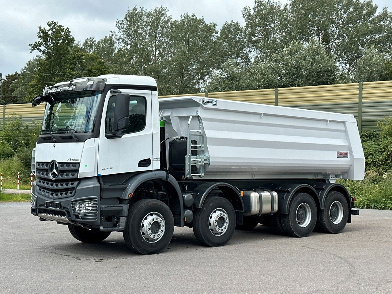 Mercedes-Benz 4142 8X4 Mulden- Kipper - EuromixMTP - شاحنة قلاب: صورة 1 Mercedes-Benz 4142 8X4 Mulden- Kipper - EuromixMTP - شاحنة قلاب: صورة 1