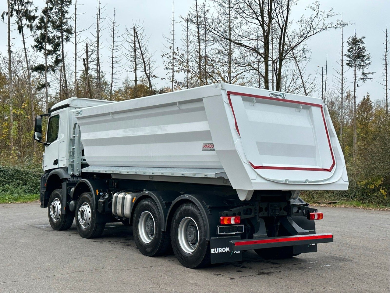 Mercedes-Benz AROCS 5 4145 8X4 E6e EuromixMTP 18m³ Kipper - شاحنة قلاب: صورة 4 Mercedes-Benz AROCS 5 4145 8X4 E6e EuromixMTP 18m³ Kipper - شاحنة قلاب: صورة 4