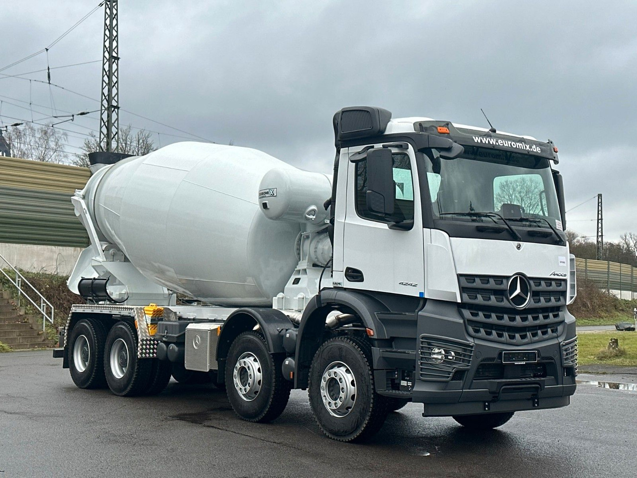 Mercedes-Benz AROCS 5 4242 8x4 Euro5 EuromixMTP EM 12m R - شاحنة خلاطة خرسانة: صورة 1 Mercedes-Benz AROCS 5 4242 8x4 Euro5 EuromixMTP EM 12m R - شاحنة خلاطة خرسانة: صورة 1