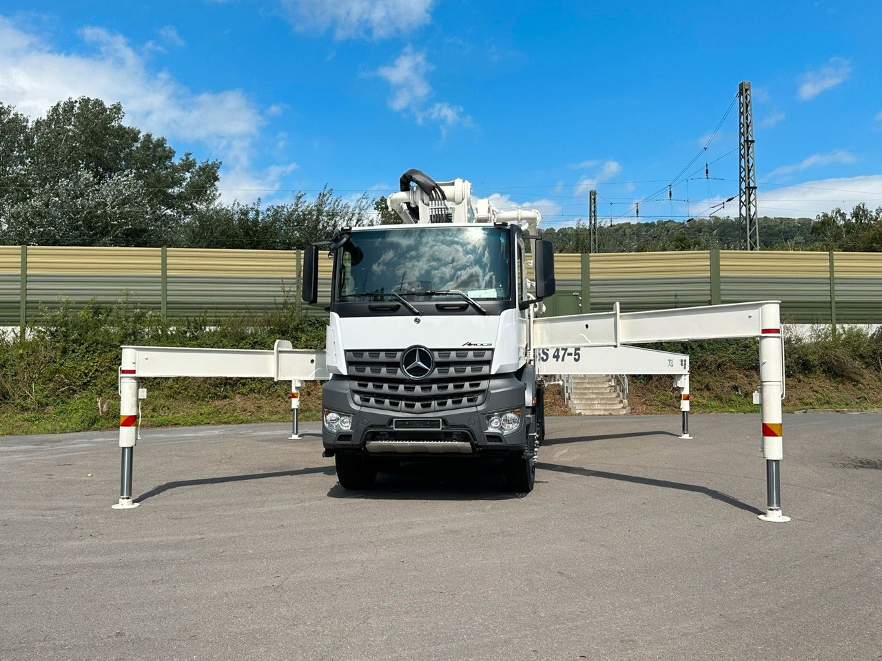 Mercedes-Benz Arocs 5 4142  8x4 SWAN TSP 47-5 160RZ ( 47m ) Mercedes-Benz Arocs 5 4142  8x4 SWAN TSP 47-5 160RZ ( 47m ): صورة 12