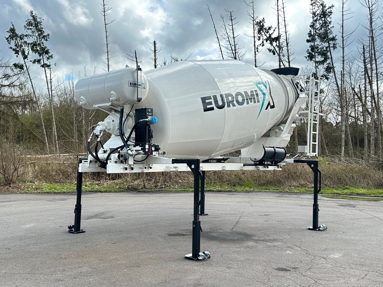 Volvo EuromixMTP Fahrmischer Aufbauten Volvo EuromixMTP Fahrmischer Aufbauten - شاحنة خلاطة خرسانة: صورة 2 Volvo EuromixMTP Fahrmischer Aufbauten Volvo EuromixMTP Fahrmischer Aufbauten - شاحنة خلاطة خرسانة: صورة 2