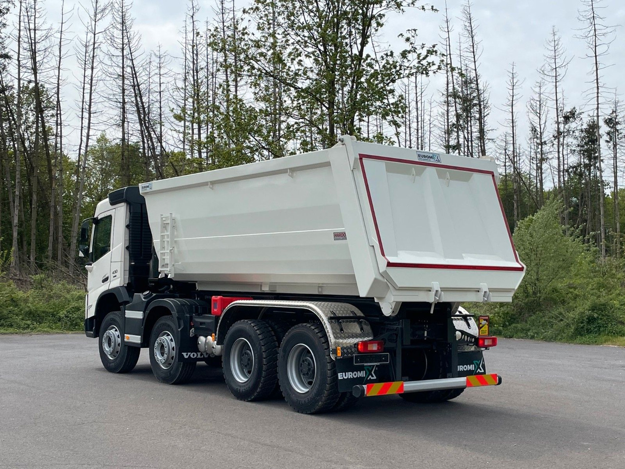 Volvo FMX 460 8x4 EuromixMTP EMK 20m³ Mulden Kipper - شاحنة قلاب: صورة 4 Volvo FMX 460 8x4 EuromixMTP EMK 20m³ Mulden Kipper - شاحنة قلاب: صورة 4