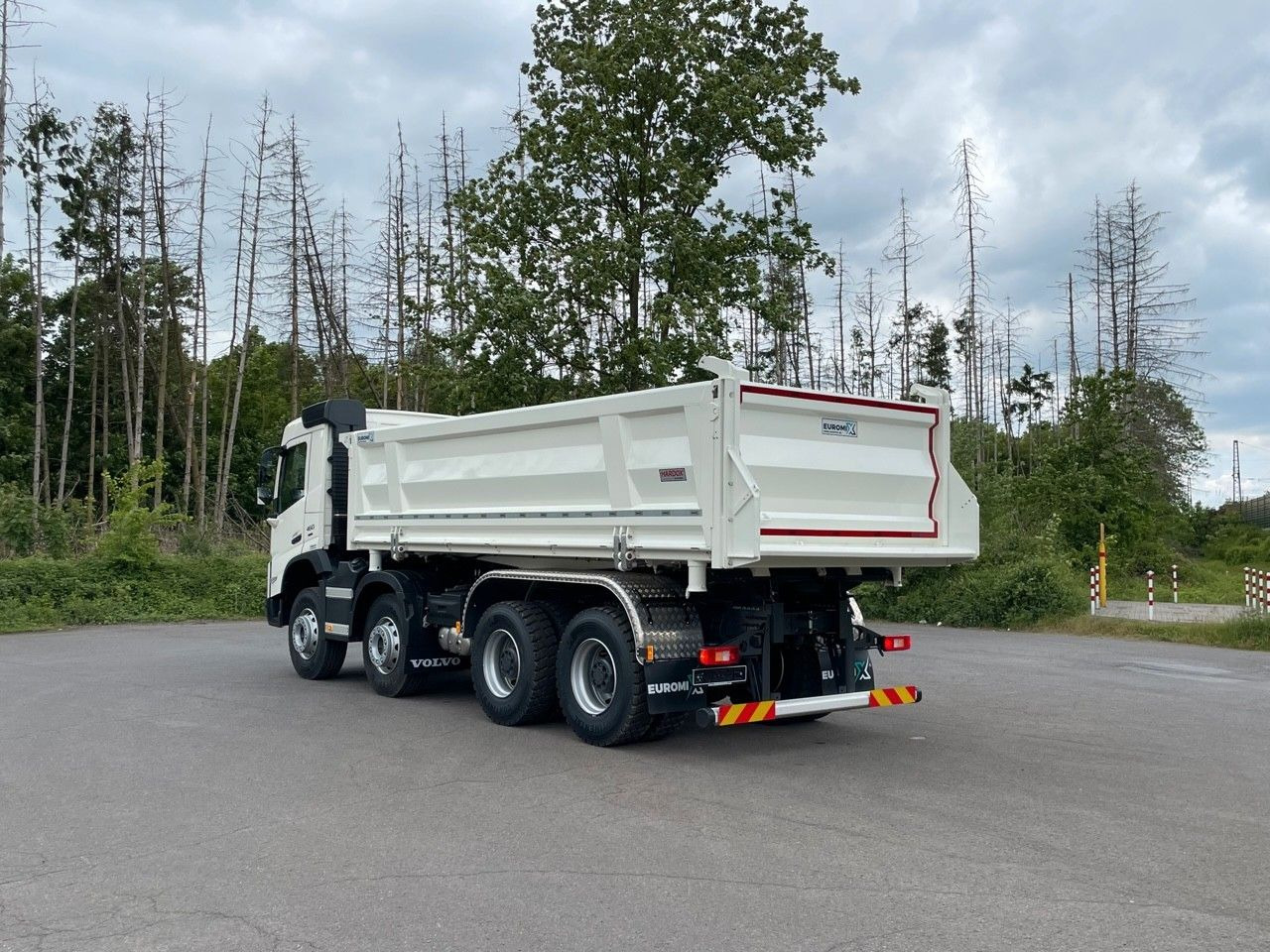 Volvo FMX 460 8x4 / WECHSELSYSTEM KIPPER+MISCHER Volvo FMX 460 8x4 / WECHSELSYSTEM KIPPER+MISCHER - شاحنة خلاطة خرسانة: صورة 4 Volvo FMX 460 8x4 / WECHSELSYSTEM KIPPER+MISCHER Volvo FMX 460 8x4 / WECHSELSYSTEM KIPPER+MISCHER - شاحنة خلاطة خرسانة: صورة 4