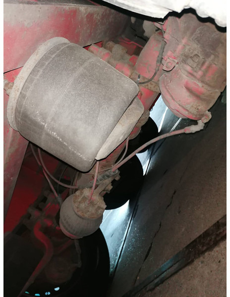 Curtain semi-trailer with used aboveground 2700 &4850L tanks Gas, Gaz, LPG, GPL, Propane, Butane tank ID 8.370 - نصف مقطورة صهريج: صورة 4 Curtain semi-trailer with used aboveground 2700 &4850L tanks Gas, Gaz, LPG, GPL, Propane, Butane tank ID 8.370 - نصف مقطورة صهريج: صورة 4