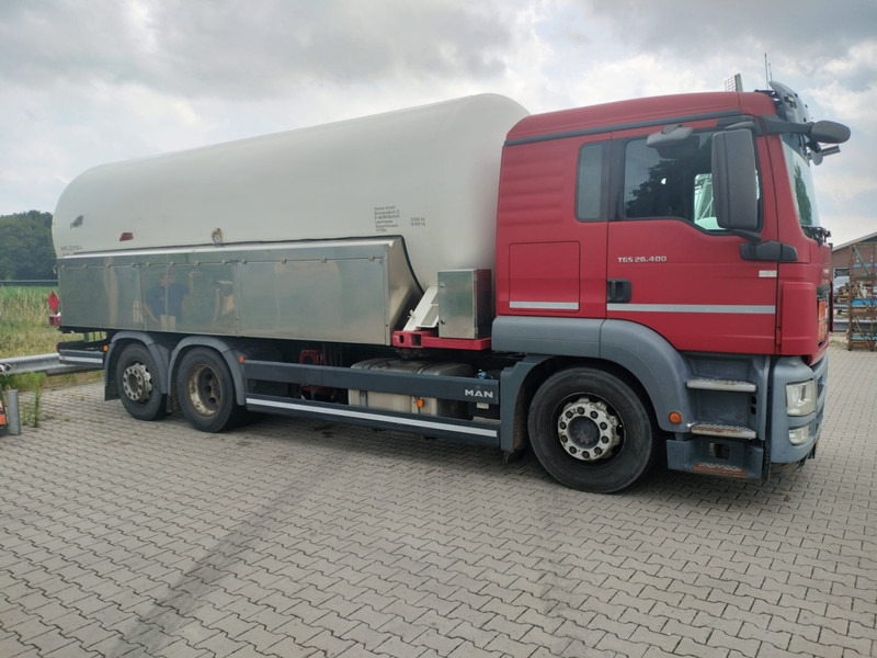MAN TGS 26.400 6x2-4 LL 26900 Liter Gas tank truck ID 2.168 Rootselaar, flowmeter, pump - شاحنة صهريج: صورة 1 MAN TGS 26.400 6x2-4 LL 26900 Liter Gas tank truck ID 2.168 Rootselaar, flowmeter, pump - شاحنة صهريج: صورة 1