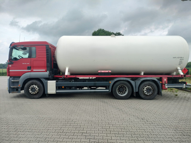 MAN TGS 26.400 6x2-4 LL 26900 Liter Gas tank truck ID 2.168 Rootselaar, flowmeter, pump - شاحنة صهريج: صورة 4 MAN TGS 26.400 6x2-4 LL 26900 Liter Gas tank truck ID 2.168 Rootselaar, flowmeter, pump - شاحنة صهريج: صورة 4