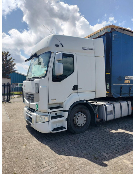 Renault Premium 460.19T 24G ID 7.28 - وحدة جر: صورة 2 Renault Premium 460.19T 24G ID 7.28 - وحدة جر: صورة 2