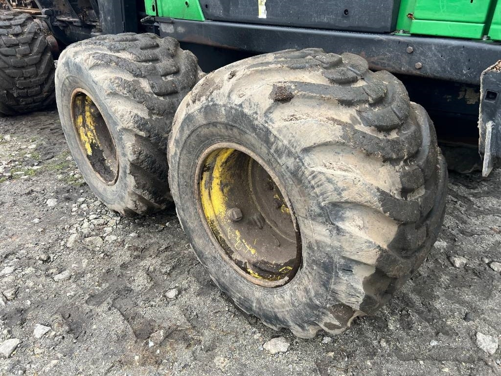 حافلة الغابات John Deere 1010 E: صورة 12