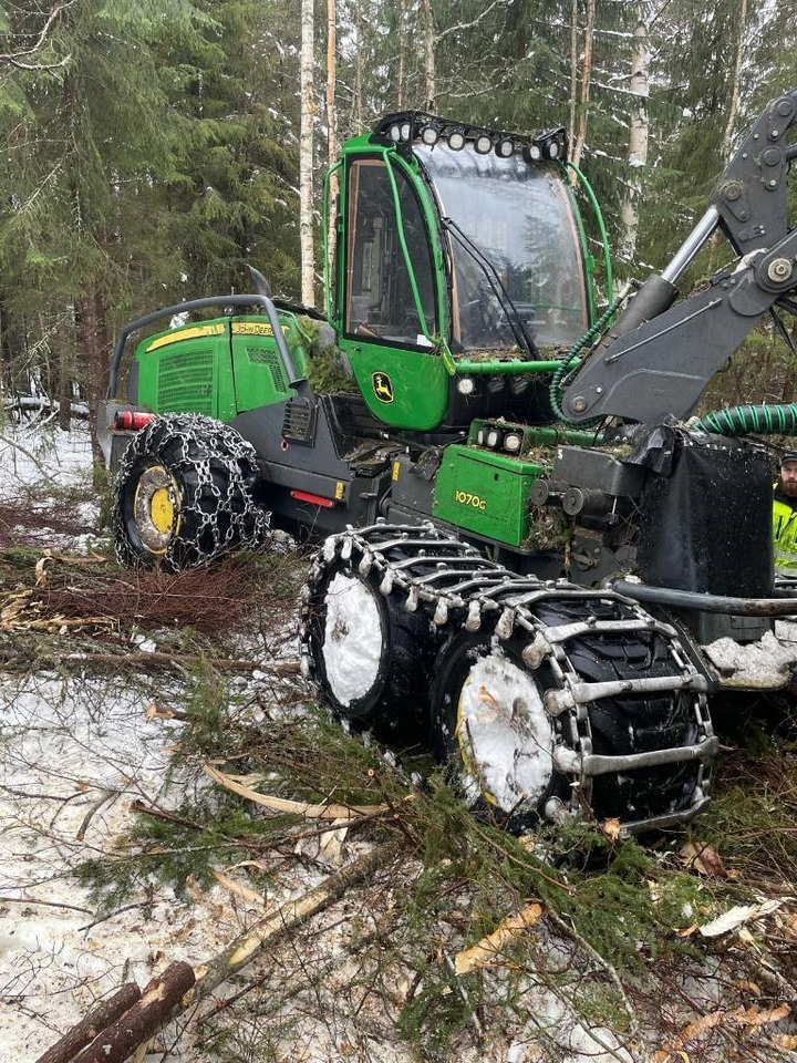 John Deere 1070 G - حصادة الأخشاب: صورة 3 John Deere 1070 G - حصادة الأخشاب: صورة 3