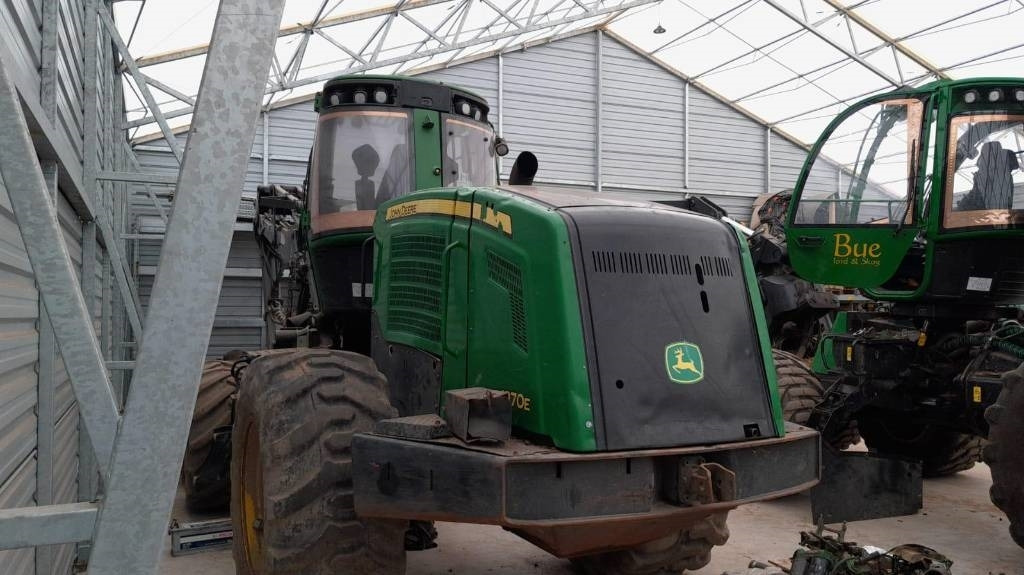 John Deere 1270 E - حصادة الأخشاب: صورة 2 John Deere 1270 E - حصادة الأخشاب: صورة 2