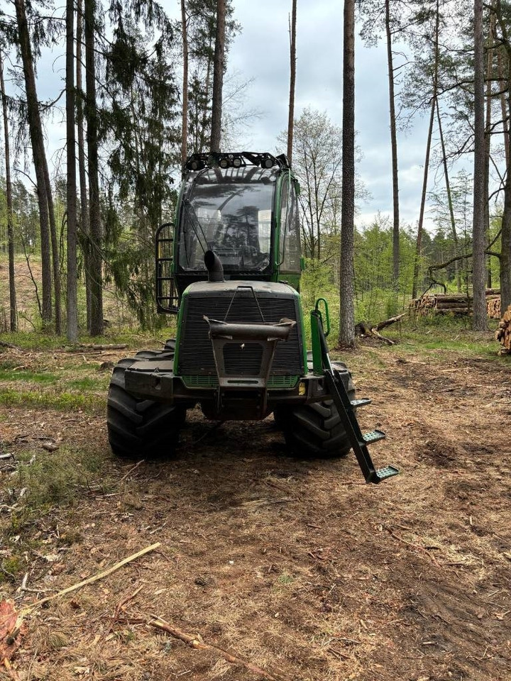 John Deere 810 E - حافلة الغابات: صورة 3 John Deere 810 E - حافلة الغابات: صورة 3