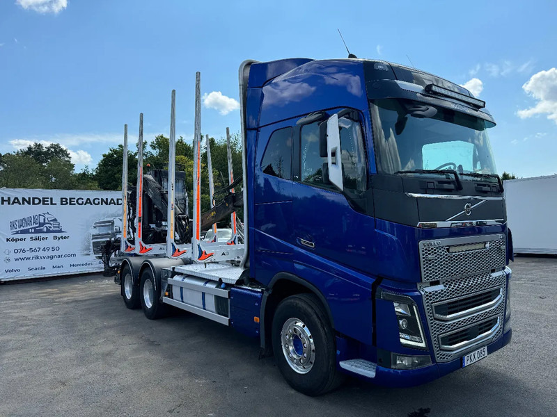 Volvo FH 6x4, Timber-truck + Jonsered 1080, 2017 - شاحنة قطع الأشجار, شاحنة كرين: صورة 1 Volvo FH 6x4, Timber-truck + Jonsered 1080, 2017 - شاحنة قطع الأشجار, شاحنة كرين: صورة 1