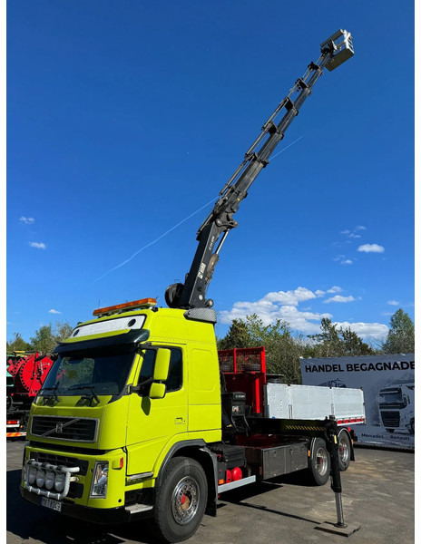 Volvo FM 340 6x2, Tipper + Crane + Skylift, 2009 - شاحنة كرين: صورة 2 Volvo FM 340 6x2, Tipper + Crane + Skylift, 2009 - شاحنة كرين: صورة 2