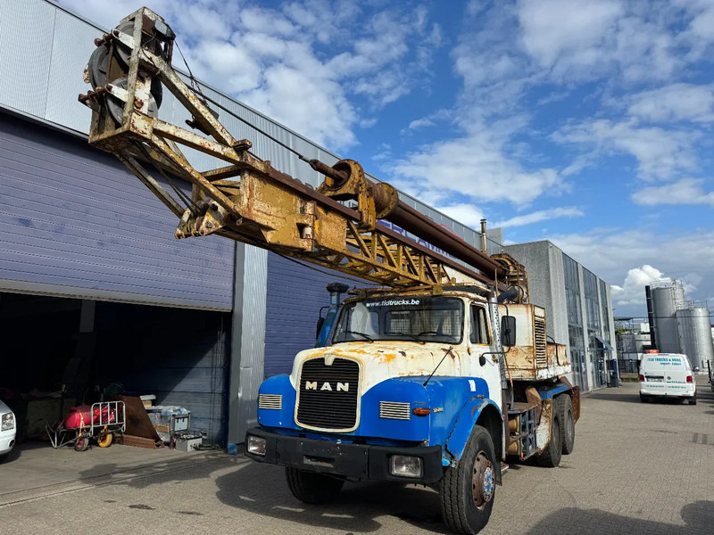 MAN 32.281 **FOREUSE-DRILLTRUCK-6X6** - شاحنة: صورة 1 MAN 32.281 **FOREUSE-DRILLTRUCK-6X6** - شاحنة: صورة 1