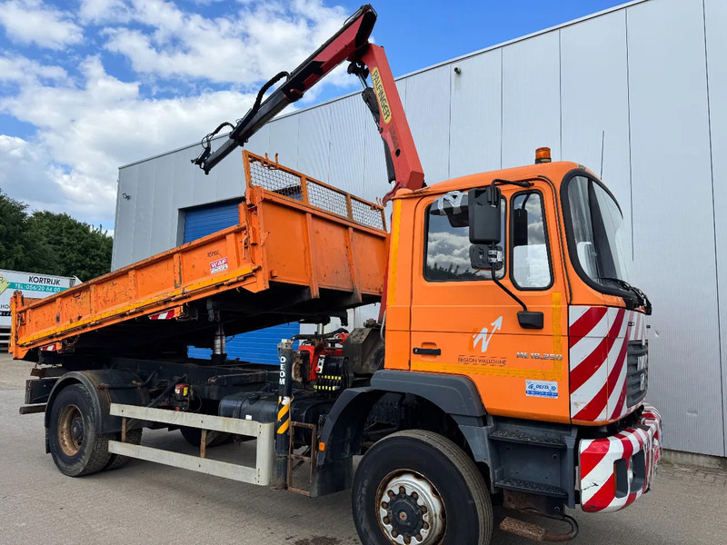 MAN ME 18.250 4X4 **4X4-TIPPER+PALFINGER PK7501-BELGIAN TRUCK** - شاحنة قلاب, شاحنة كرين: صورة 1 MAN ME 18.250 4X4 **4X4-TIPPER+PALFINGER PK7501-BELGIAN TRUCK** - شاحنة قلاب, شاحنة كرين: صورة 1