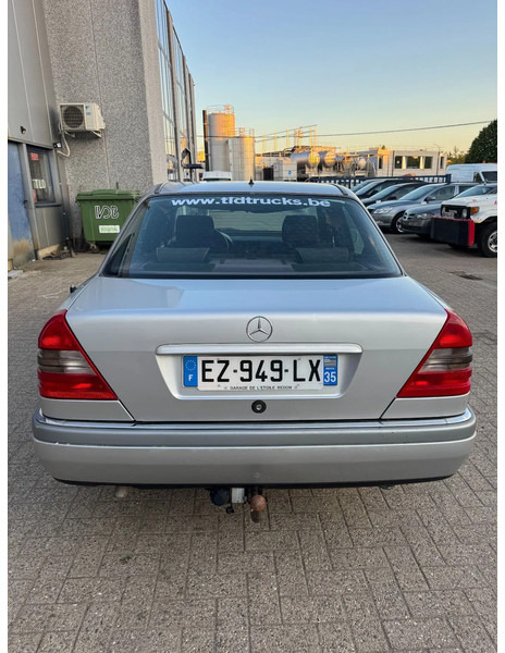 Mercedes-Benz C-Klasse **C180-PETROL-AC** - سيدان: صورة 5 Mercedes-Benz C-Klasse **C180-PETROL-AC** - سيدان: صورة 5