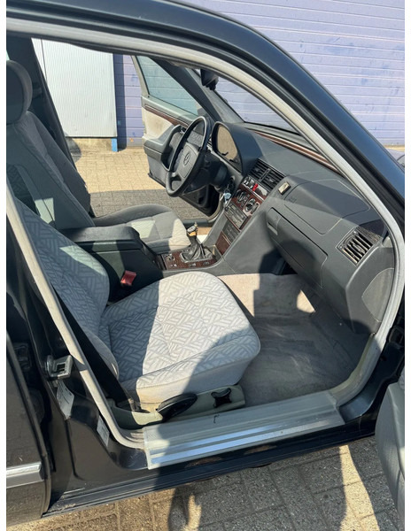 سيدان Mercedes-Benz C-Klasse **C220DIESEL-BELGIANCAR**: صورة 14