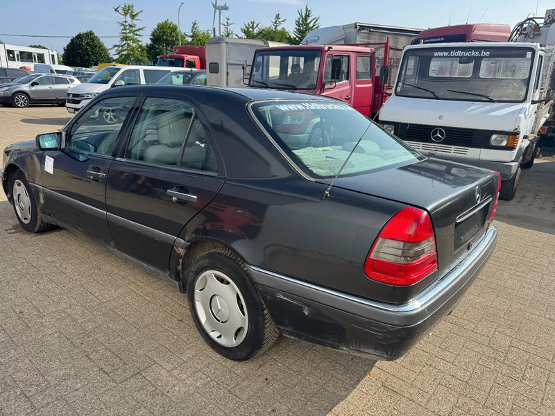 سيدان Mercedes-Benz C-Klasse **C220DIESEL-BELGIANCAR**: صورة 6