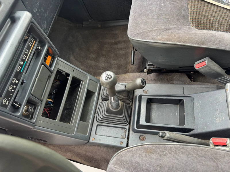 سيارة Mitsubishi Pajero **LONG CHASSIS-7SEATS-DIESEL**: صورة 15