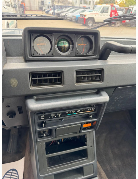 سيارة Mitsubishi Pajero **LONG CHASSIS-7SEATS-DIESEL**: صورة 14
