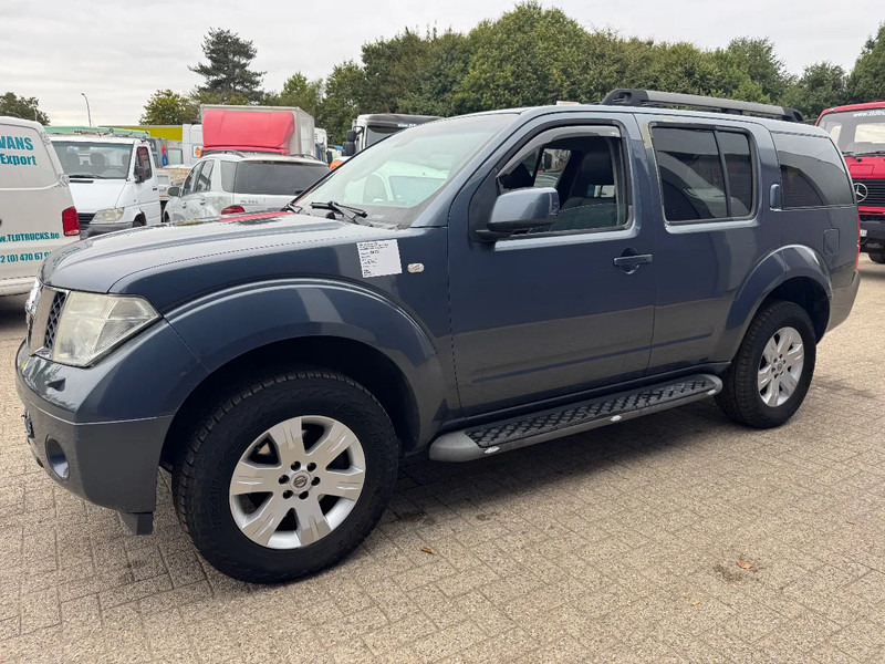 Nissan Pathfinder **2,5D-AIRCO-BELGIAN CAR** - سيارة: صورة 1 Nissan Pathfinder **2,5D-AIRCO-BELGIAN CAR** - سيارة: صورة 1
