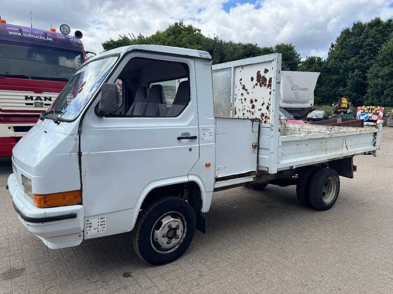 Nissan Trade **TIPPER/BENNE** - قلاب صغير: صورة 1 Nissan Trade **TIPPER/BENNE** - قلاب صغير: صورة 1