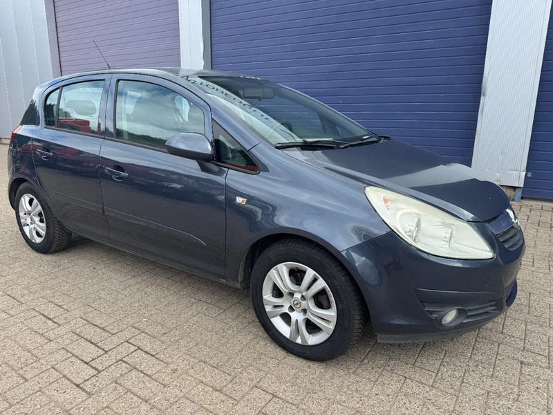 Opel Corsa **EURO4-AIRCO** - سيدان: صورة 3 Opel Corsa **EURO4-AIRCO** - سيدان: صورة 3