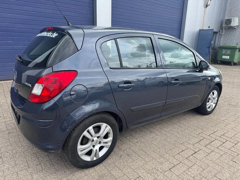 Opel Corsa **EURO4-AIRCO** - سيدان: صورة 4 Opel Corsa **EURO4-AIRCO** - سيدان: صورة 4