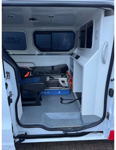 Opel Vivaro **AMBULANCE-RETTUNGSWAGEN** - سيارة اسعاف: صورة 5 Opel Vivaro **AMBULANCE-RETTUNGSWAGEN** - سيارة اسعاف: صورة 5
