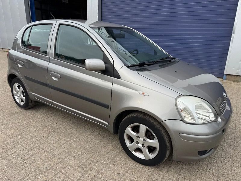 Toyota Yaris **5DOORS-PETROL-BELGIAN CAR-AIRCO** - هاتشباك: صورة 3 Toyota Yaris **5DOORS-PETROL-BELGIAN CAR-AIRCO** - هاتشباك: صورة 3