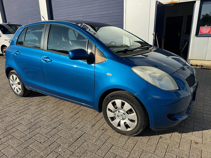 Toyota Yaris **PETROL-ESSENCE-AC** - هاتشباك: صورة 3 Toyota Yaris **PETROL-ESSENCE-AC** - هاتشباك: صورة 3
