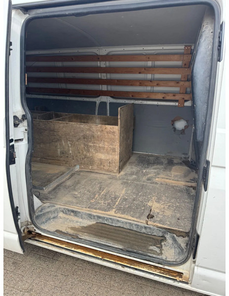 Volkswagen Transporter **2,0-AC-KLIMA** - فان المدمجة: صورة 4 Volkswagen Transporter **2,0-AC-KLIMA** - فان المدمجة: صورة 4
