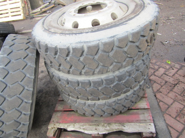 295/80/22.5 ‘ALCOA’ (6) BUDGET TRACK GRIT TYRES ONLY 4 TYRES GOOD - إطارات - شاحنة: صورة 4 295/80/22.5 ‘ALCOA’ (6) BUDGET TRACK GRIT TYRES ONLY 4 TYRES GOOD - إطارات - شاحنة: صورة 4