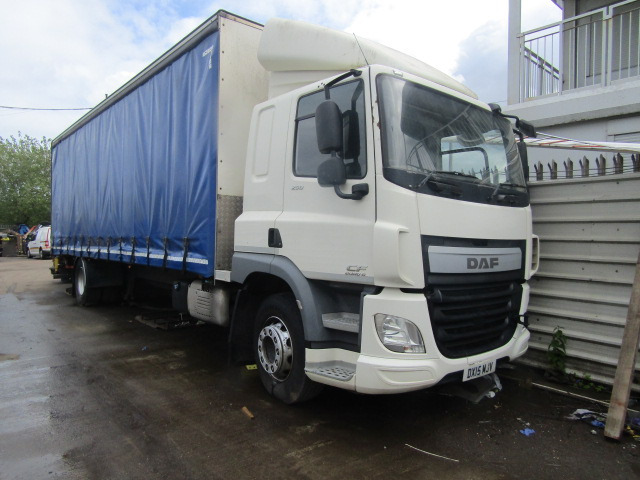 DAF CF 65 250 MANUAL 2015 BREAKING FOR SPARES - شاحنة: صورة 2 DAF CF 65 250 MANUAL 2015 BREAKING FOR SPARES - شاحنة: صورة 2