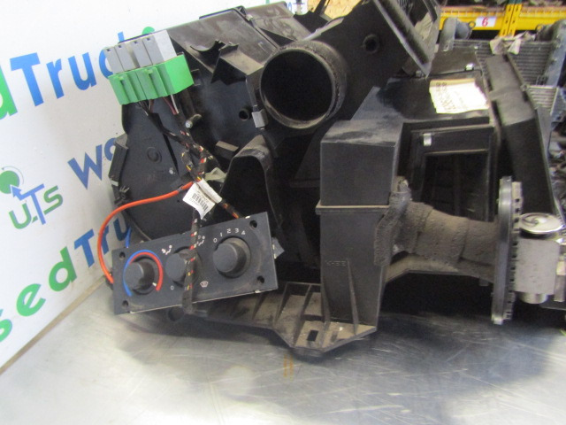 DAF XF 105 HEATER MATRIX COMPLETE P/NO 1697537 - المحرك و قطع الغيار - شاحنة: صورة 2 DAF XF 105 HEATER MATRIX COMPLETE P/NO 1697537 - المحرك و قطع الغيار - شاحنة: صورة 2