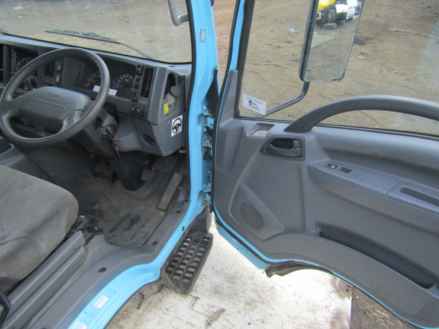 ISUZU N75 CAB (2012) - كابينة - شاحنة: صورة 3 ISUZU N75 CAB (2012) - كابينة - شاحنة: صورة 3