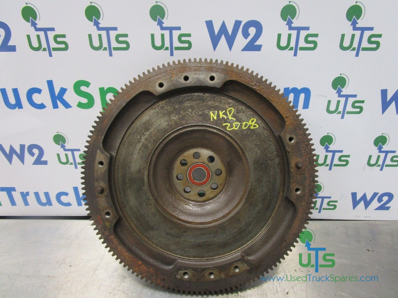 ISUZU NKR (4JJ1) FLYWHEEL - دولاب الموازنة - شاحنة: صورة 1 ISUZU NKR (4JJ1) FLYWHEEL - دولاب الموازنة - شاحنة: صورة 1
