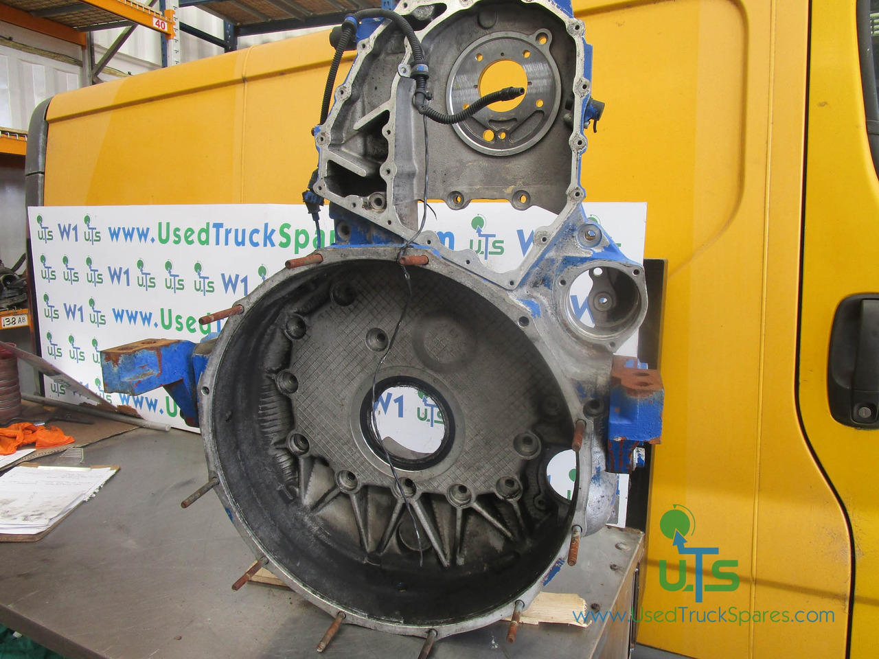 IVECO CURSOR 8 FLYWHEEL BELLHOUSING P/NO 99482255 - دولاب الموازنة - شاحنة: صورة 2 IVECO CURSOR 8 FLYWHEEL BELLHOUSING P/NO 99482255 - دولاب الموازنة - شاحنة: صورة 2