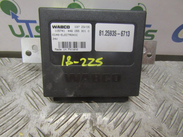 MAN M2000 18.225 ECAS ECU P/NO 81.25935.6713 - وحدة تحكم الكتروني - شاحنة: صورة 1 MAN M2000 18.225 ECAS ECU P/NO 81.25935.6713 - وحدة تحكم الكتروني - شاحنة: صورة 1
