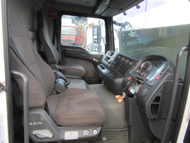 MAN TGM DAY CAB EX 2009 - كابينة - شاحنة: صورة 4 MAN TGM DAY CAB EX 2009 - كابينة - شاحنة: صورة 4