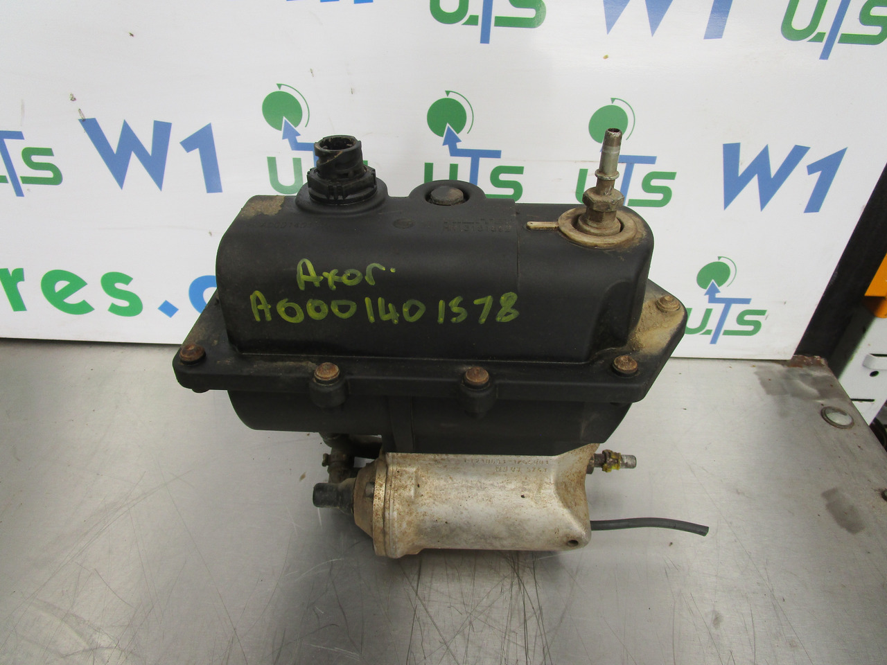 MERCEDES AXOR ATEGO ACTROS AD BLUE PUMP P/NO A0001401578 - نظام الوقود - شاحنة: صورة 1 MERCEDES AXOR ATEGO ACTROS AD BLUE PUMP P/NO A0001401578 - نظام الوقود - شاحنة: صورة 1