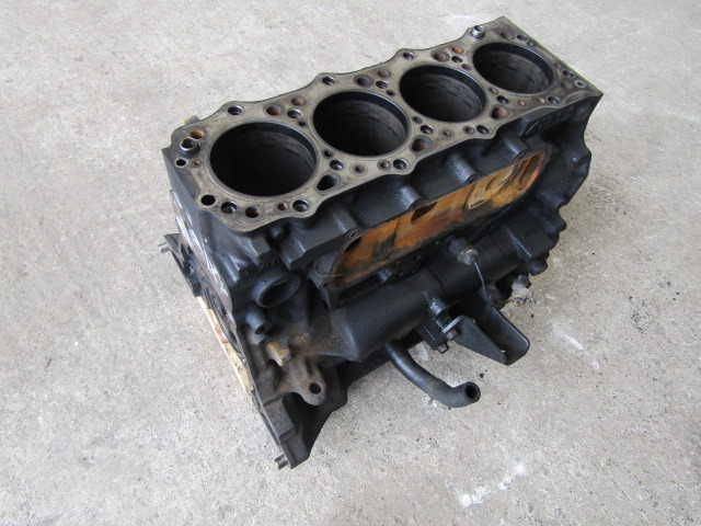 MITSUBISHI 4M42 STD BLOCK - المحرك و قطع الغيار - شاحنة: صورة 1 MITSUBISHI 4M42 STD BLOCK - المحرك و قطع الغيار - شاحنة: صورة 1