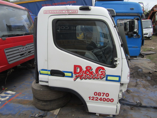 MITSUBISHI FUSO 7C15/18 CAB 2013 - كابينة - شاحنة: صورة 3 MITSUBISHI FUSO 7C15/18 CAB 2013 - كابينة - شاحنة: صورة 3