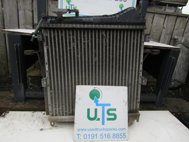 RENAULT MIDLUM DXI 180 RADIATOR P/NO M5422001 - مبرد المحرك - شاحنة: صورة 1 RENAULT MIDLUM DXI 180 RADIATOR P/NO M5422001 - مبرد المحرك - شاحنة: صورة 1