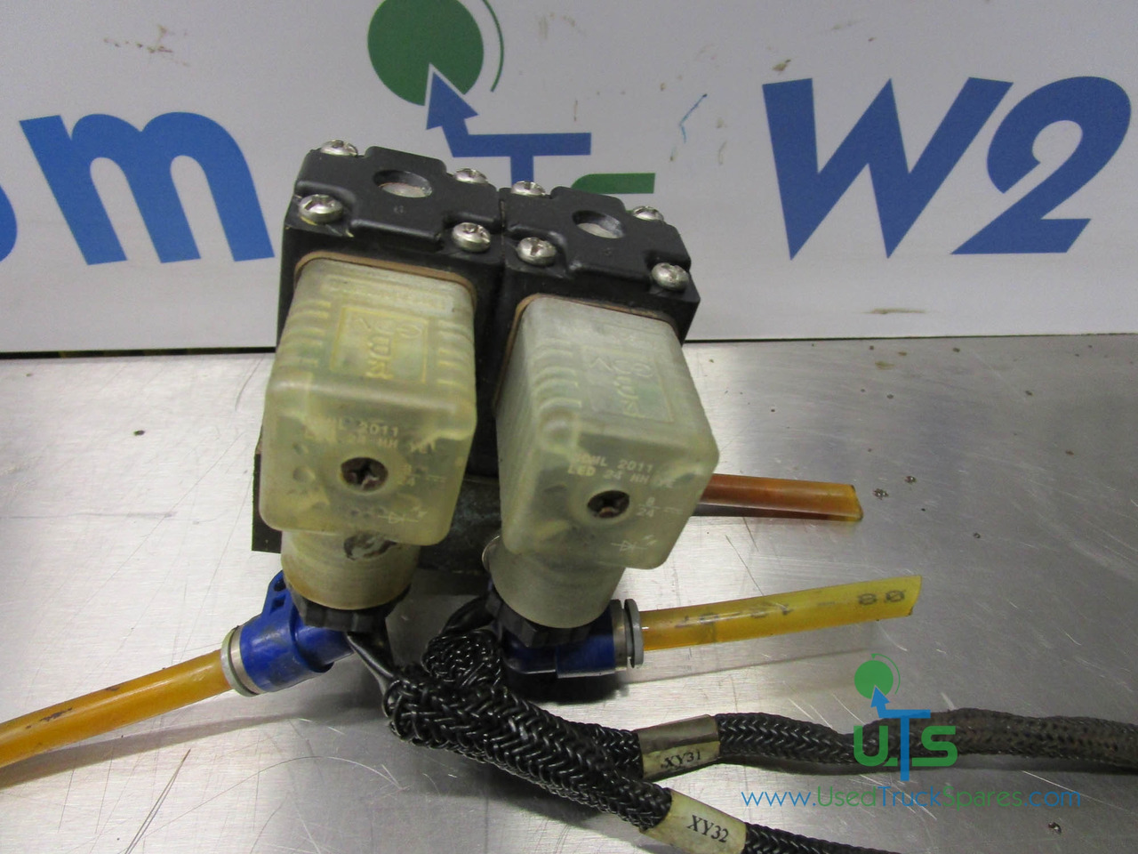 SCHMIDT SWINGO 200 SOLENOID VALVE BLOCK ‘BUSCHJOST’ 8498981 - صمام الفرامل - آلية المنفعة/ مركبة خاصة: صورة 1 SCHMIDT SWINGO 200 SOLENOID VALVE BLOCK ‘BUSCHJOST’ 8498981 - صمام الفرامل - آلية المنفعة/ مركبة خاصة: صورة 1